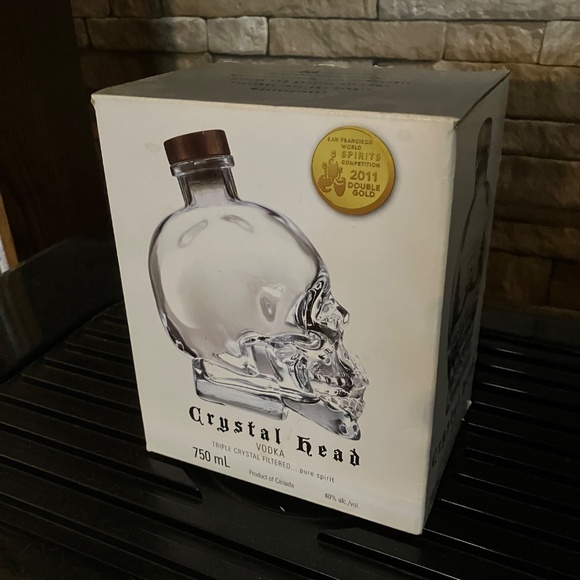 💀DAN AKROYD CRYSTAL HEAD SKULL DECANTER W/ORIGINAL BOX, BOTTLE HAD DA ON BOTTOM - Picture 3 of 12